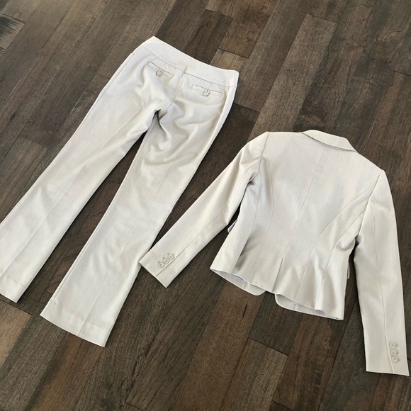 The Limited 2-piece suit - Picture 2 of 9